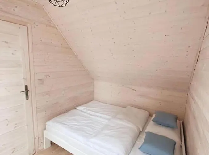 Nad Rozlewiskiem ロッジ ボボリン