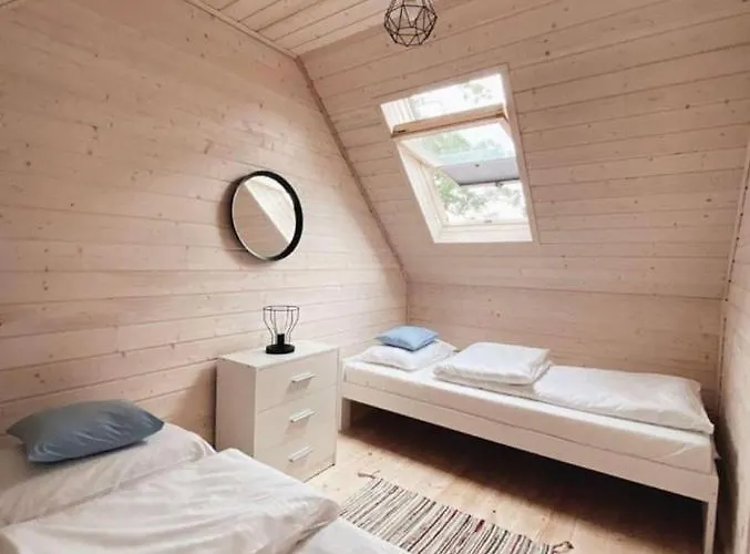 Nad Rozlewiskiem ロッジ ボボリン